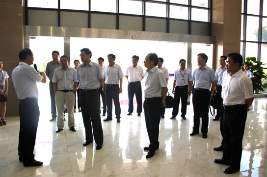 蔣定之省長、李國梁副省長等一行人蒞臨我公司指導(dǎo)工作
