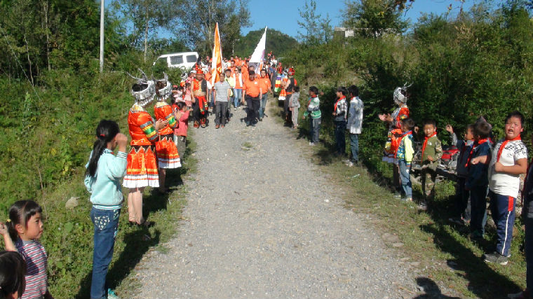 海南皇隆制藥股份有限公司為沙廠鄉(xiāng)罵隴小學(xué)捐贈